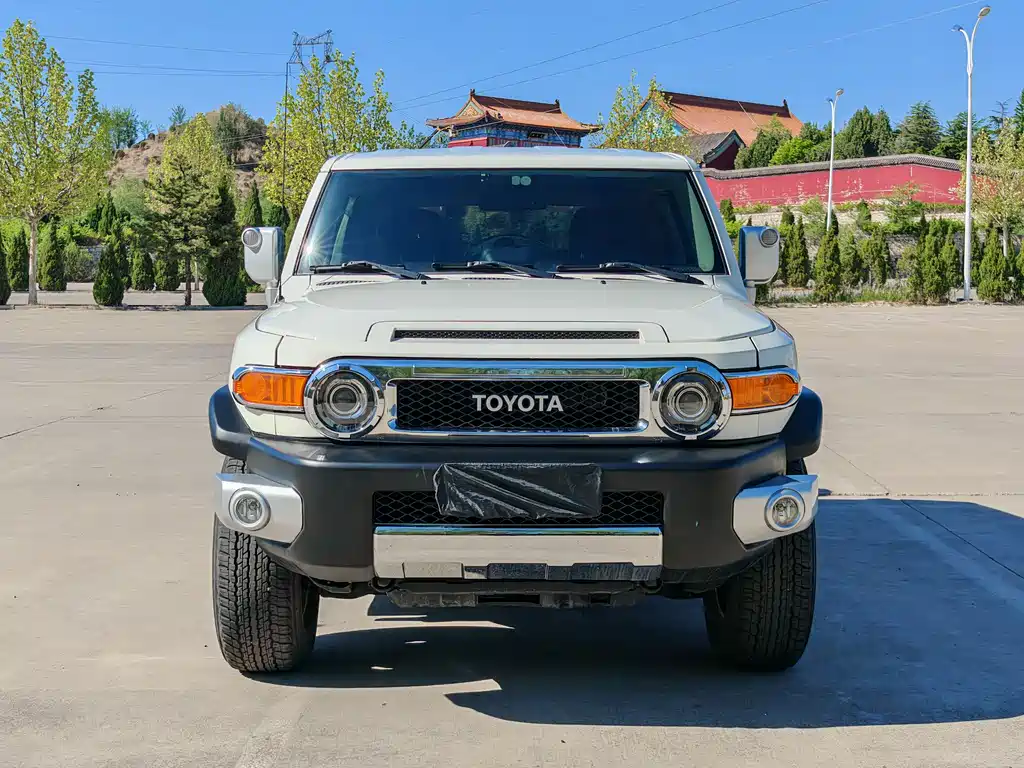 Toyota FJ Cruiser 2018 — фото 3