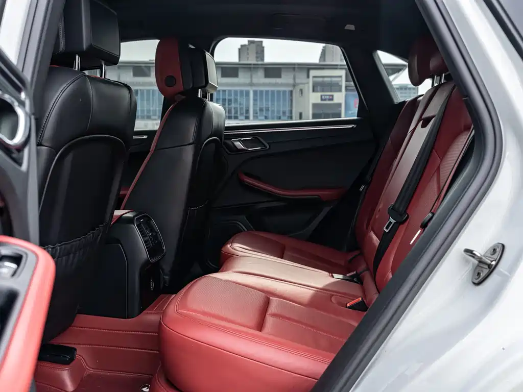 Porsche Macan 2018 — фото 10