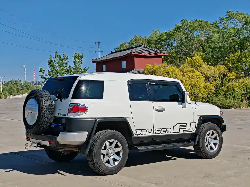 Toyota FJ Cruiser 2018 — фото 7