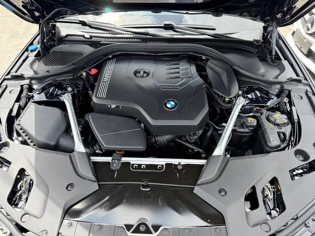 BMW 5 Series 2022 — фото 11