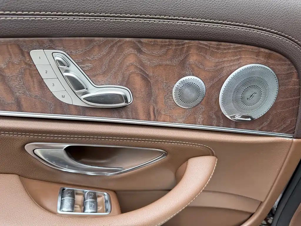 Mercedes-Benz E-Class 2020 — фото 12