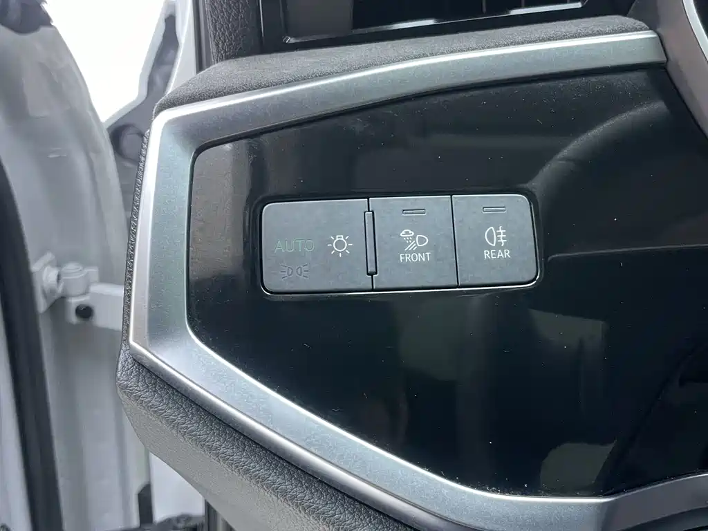 Audi Q3 2022 — фото 22