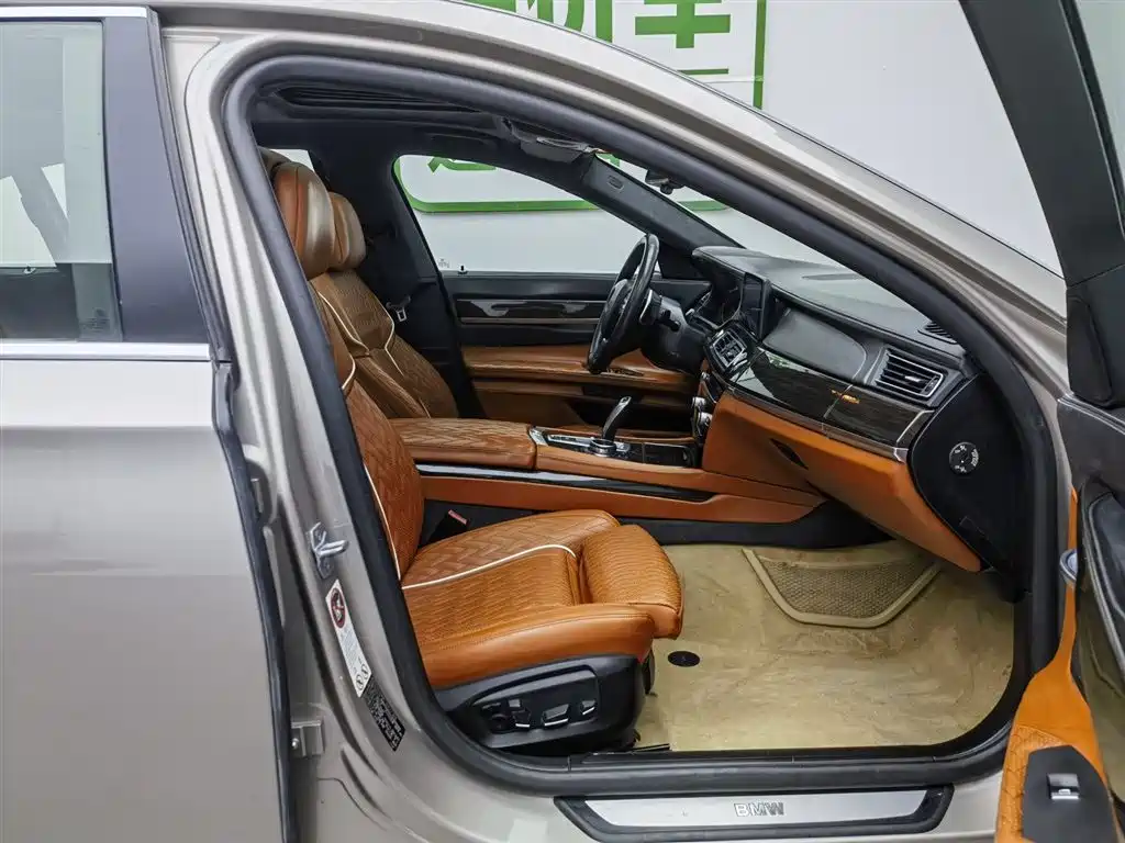 BMW 7 Series 2014 — фото 23