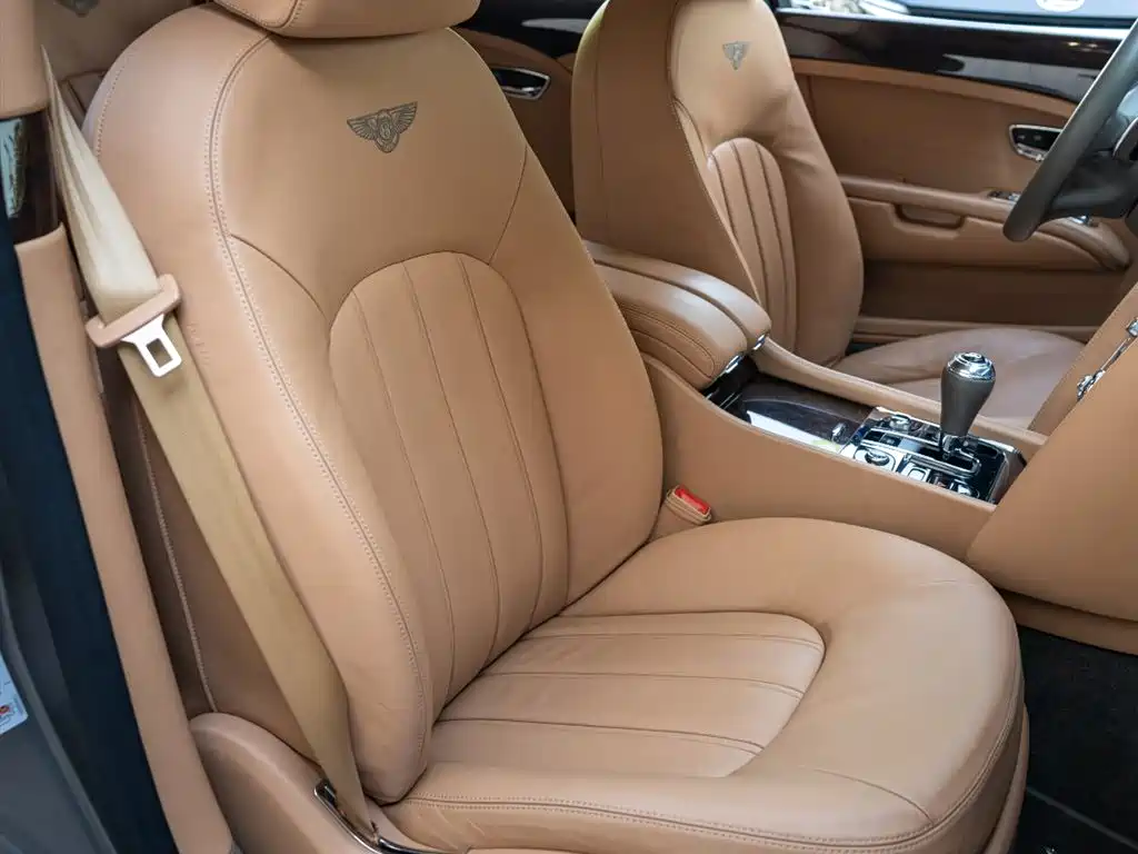 Bentley Mulsanne 2015 — фото 18