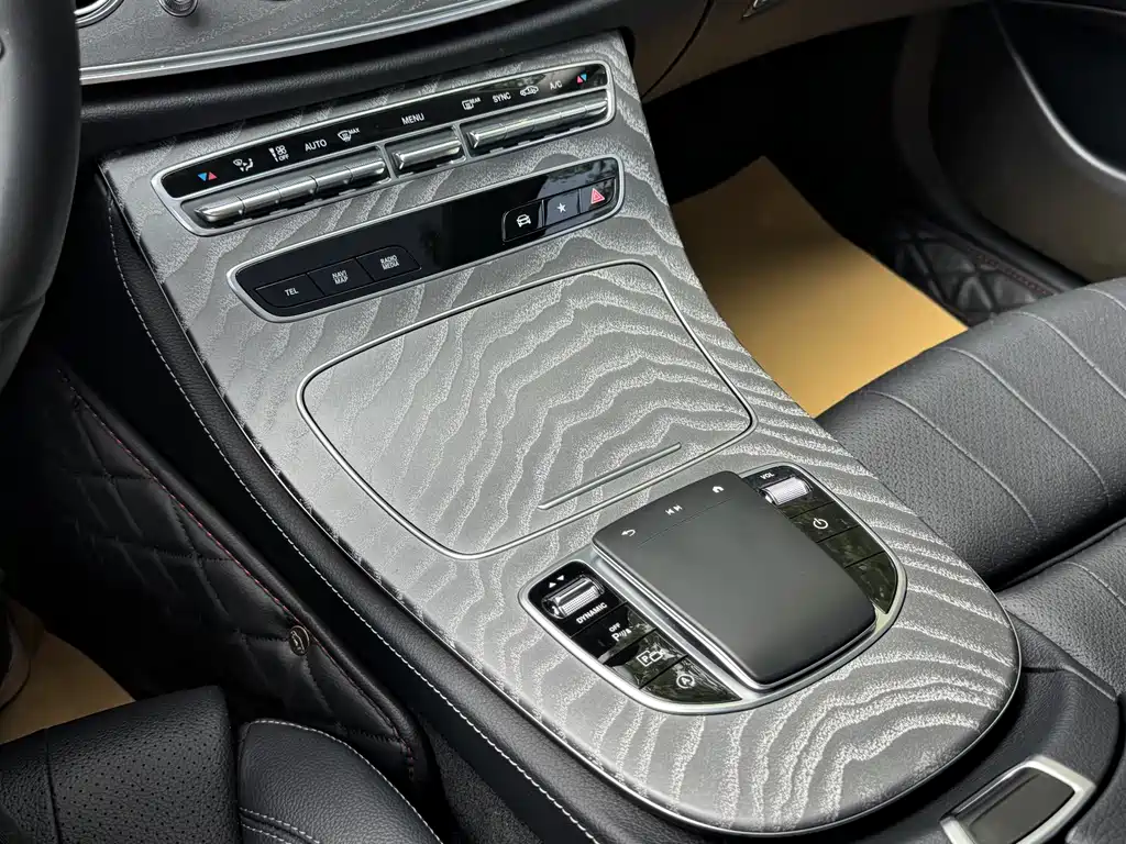 Mercedes-Benz E-Class 2021 — фото 14