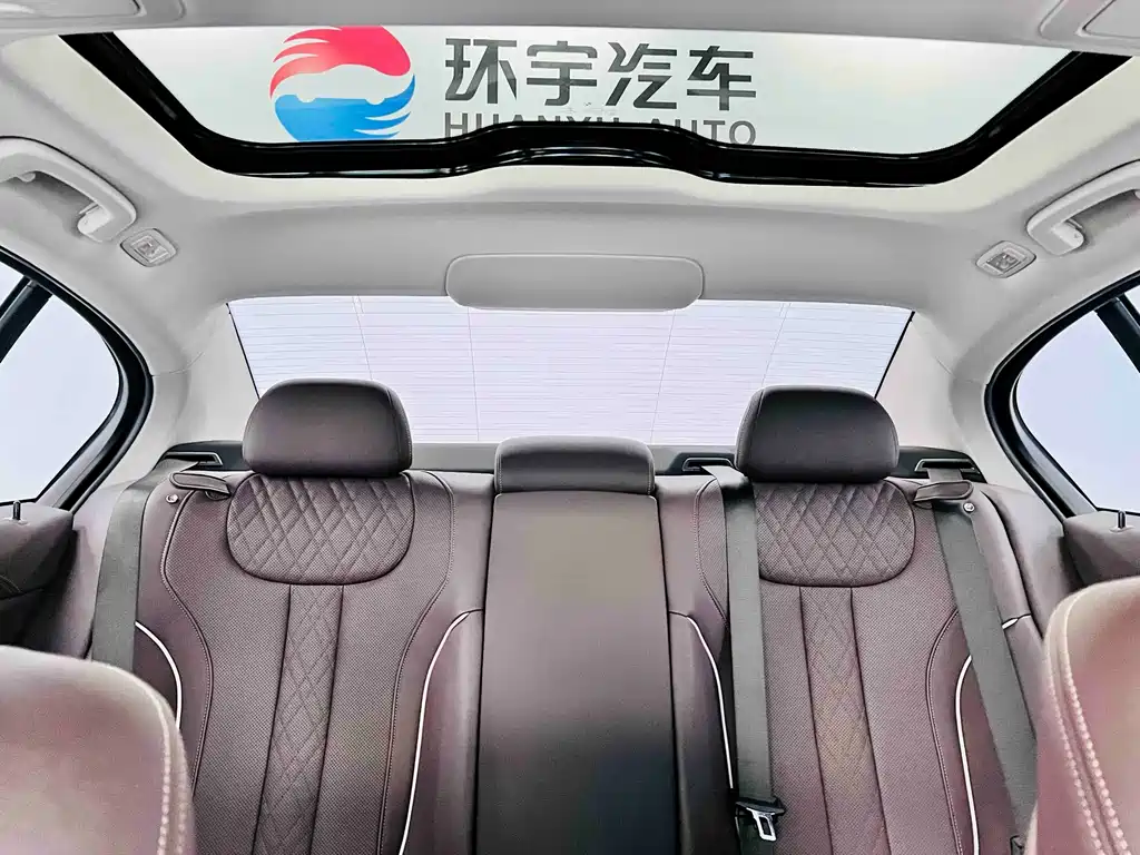 BMW 5 Series 2022 — фото 16