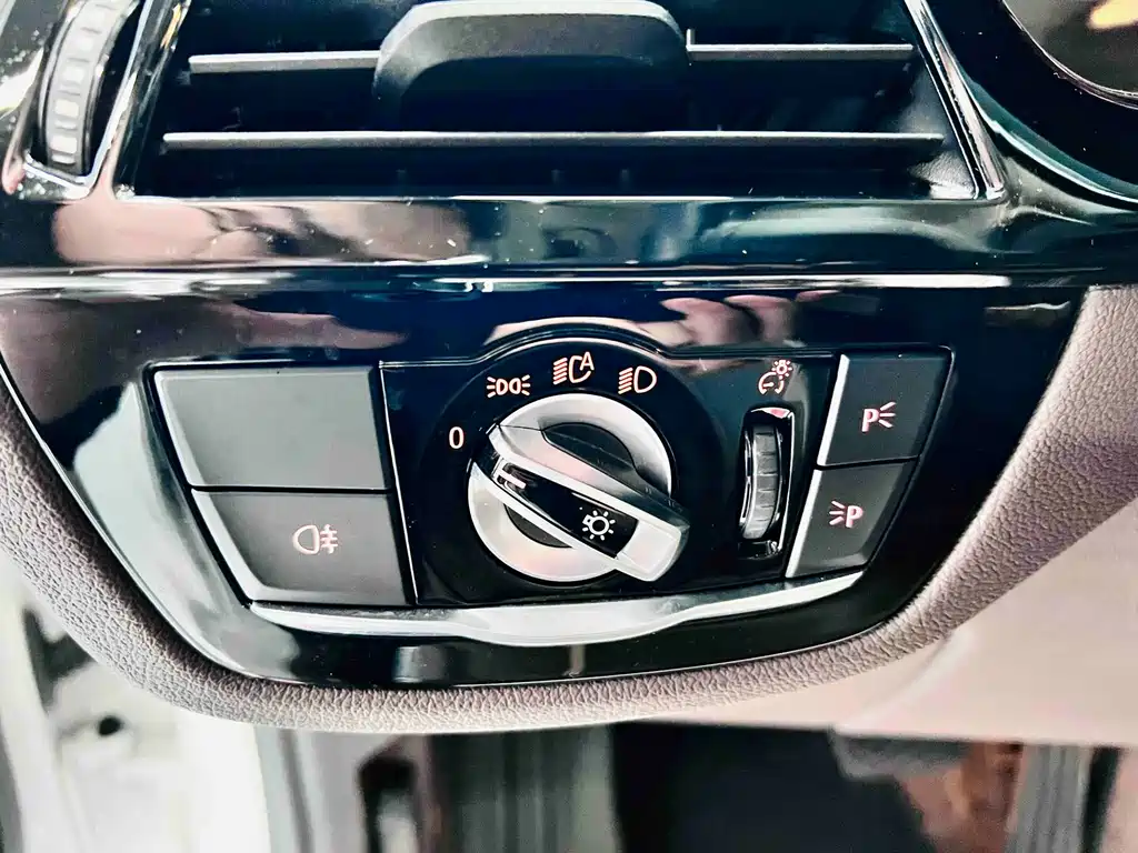 BMW 5 Series 2022 — фото 12