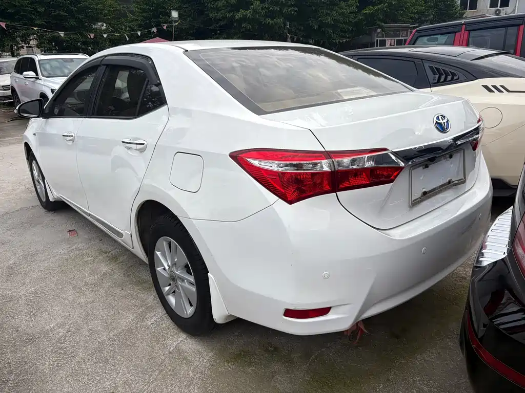 Toyota Corolla 2015 — фото 9