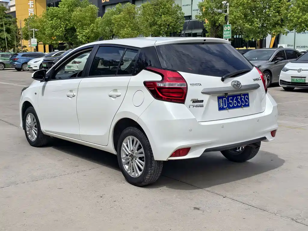 Toyota Yaris L 2023