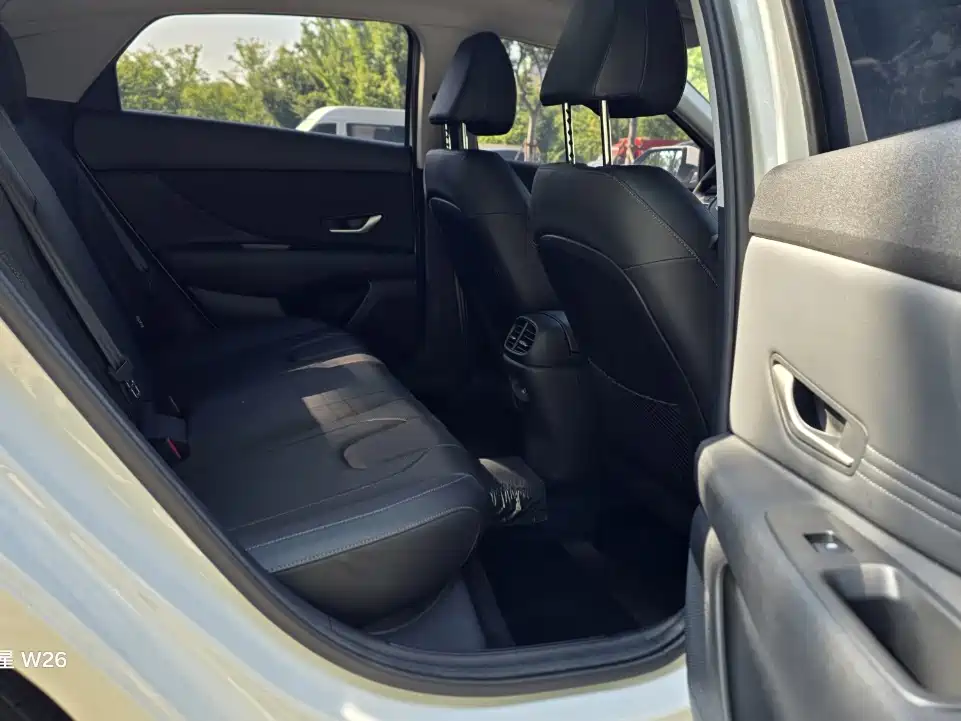 Hyundai Elantra 2023