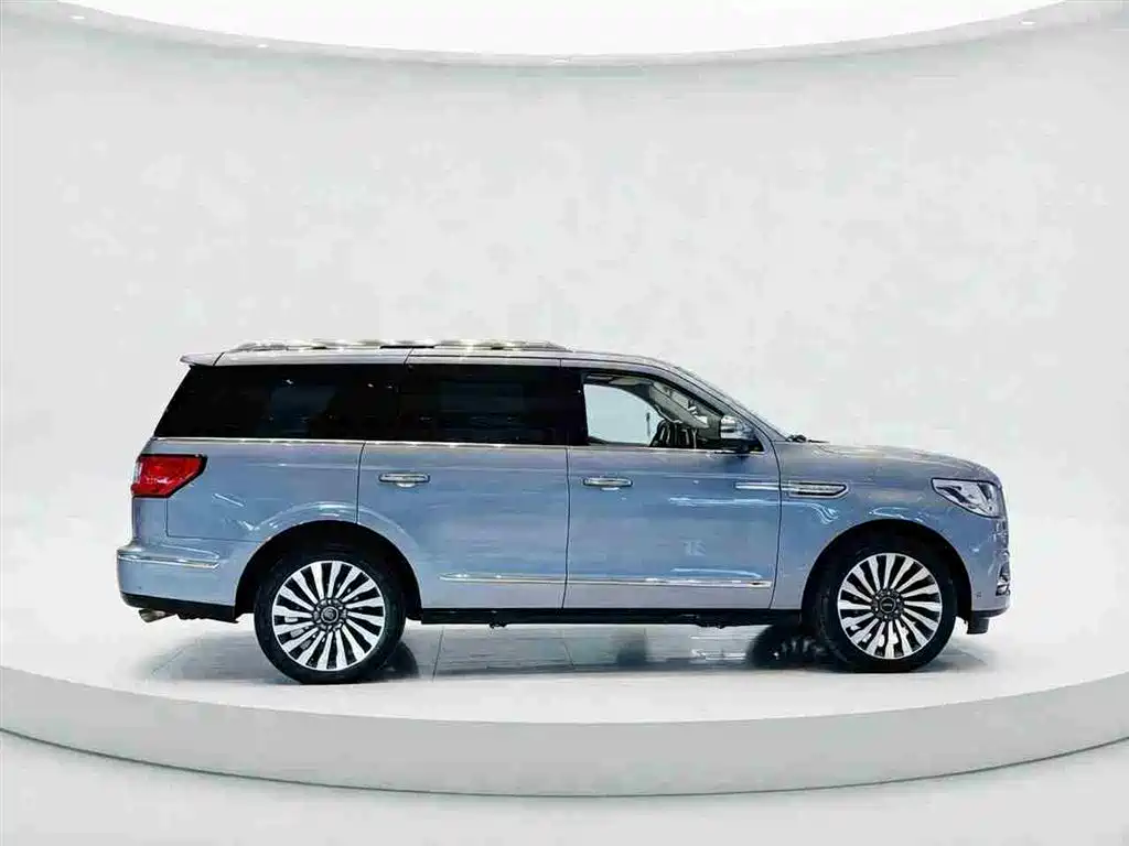 Lincoln Navigator 2019 — фото 4