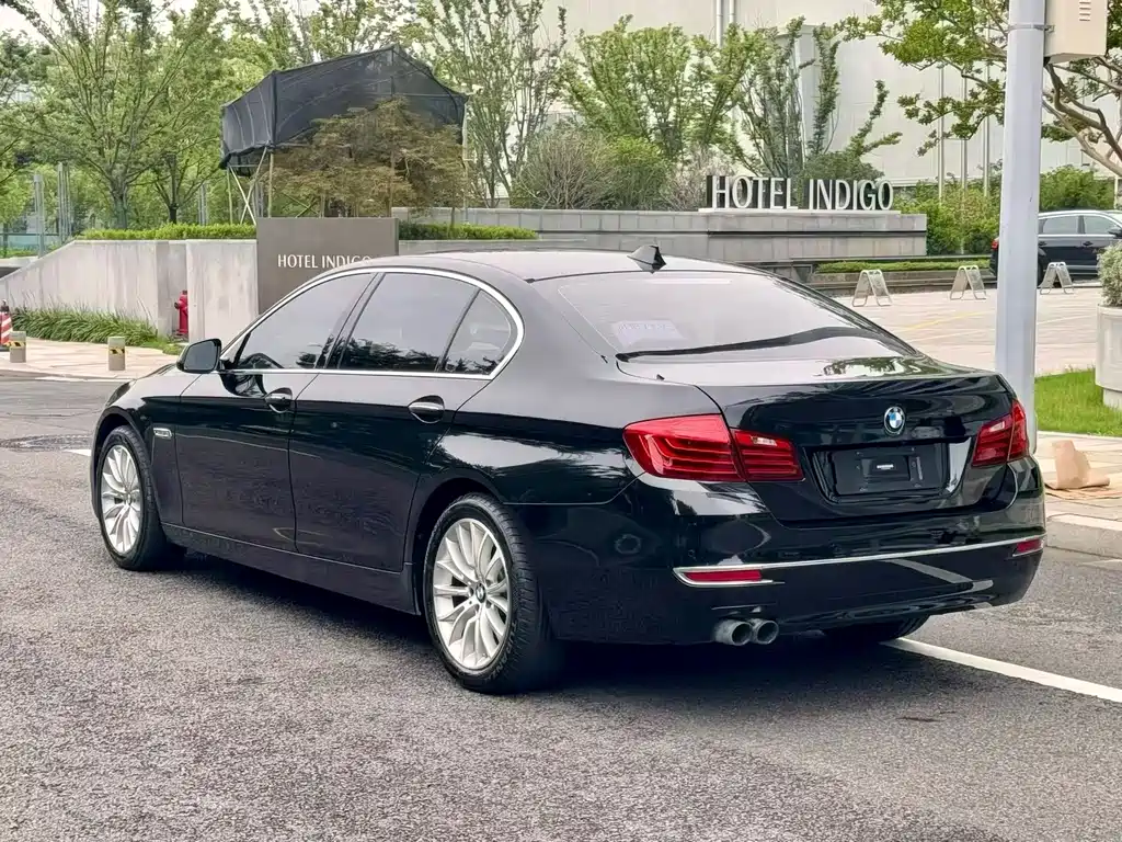 BMW 5 Series 2016 — фото 8