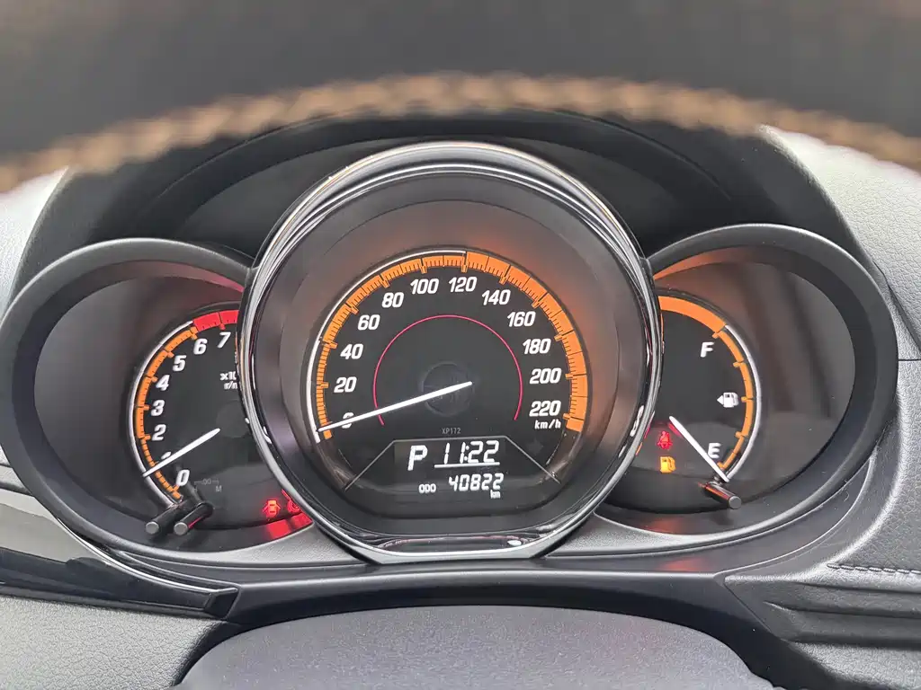 Toyota Yaris L 2022 — фото 11