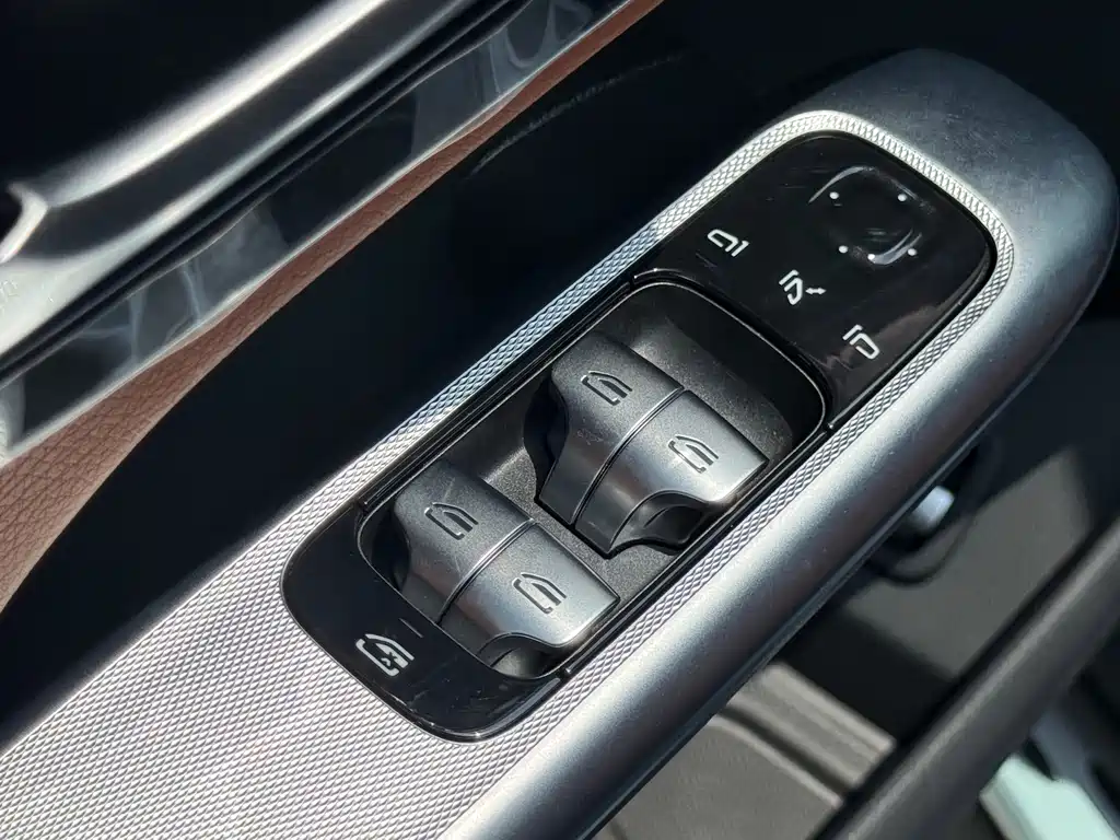 Mercedes-Benz GLC 2025 — фото 14