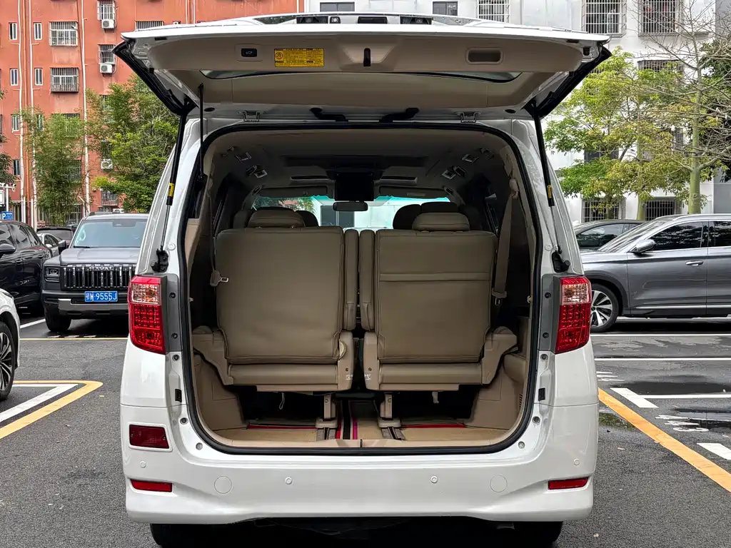 Toyota Alphard 2010 — фото 13