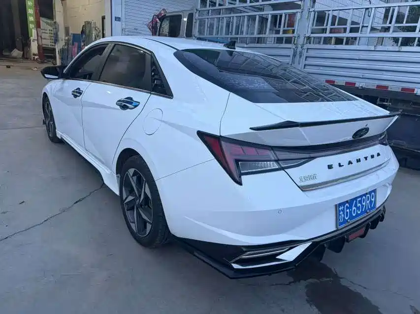 Hyundai Elantra 2022