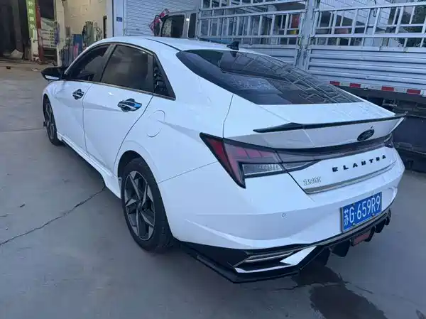 Hyundai Elantra 2022
