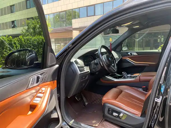 BMW X7 2021