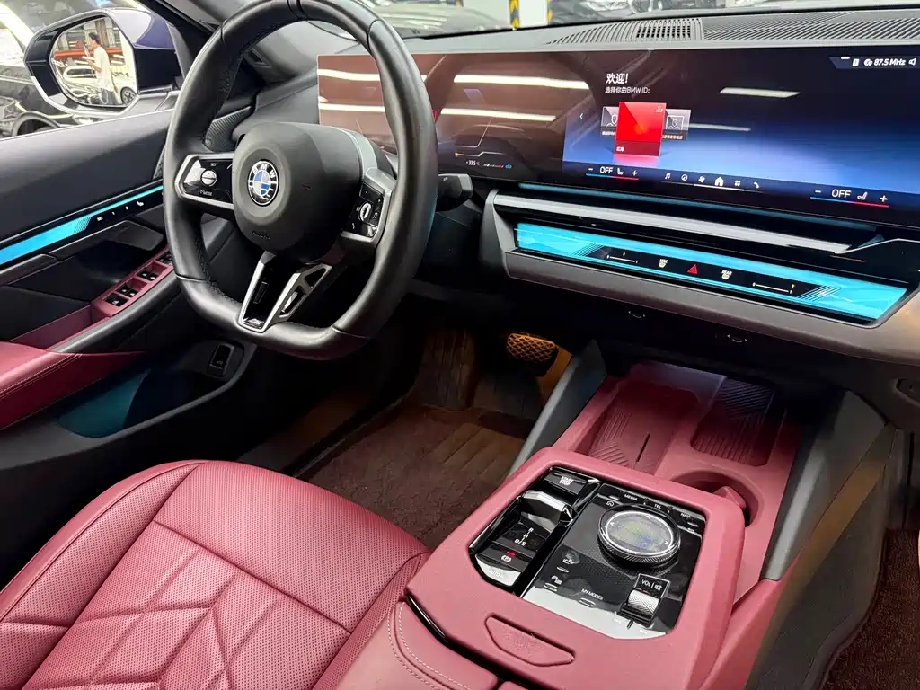 BMW 5 Series 2024 — фото 18