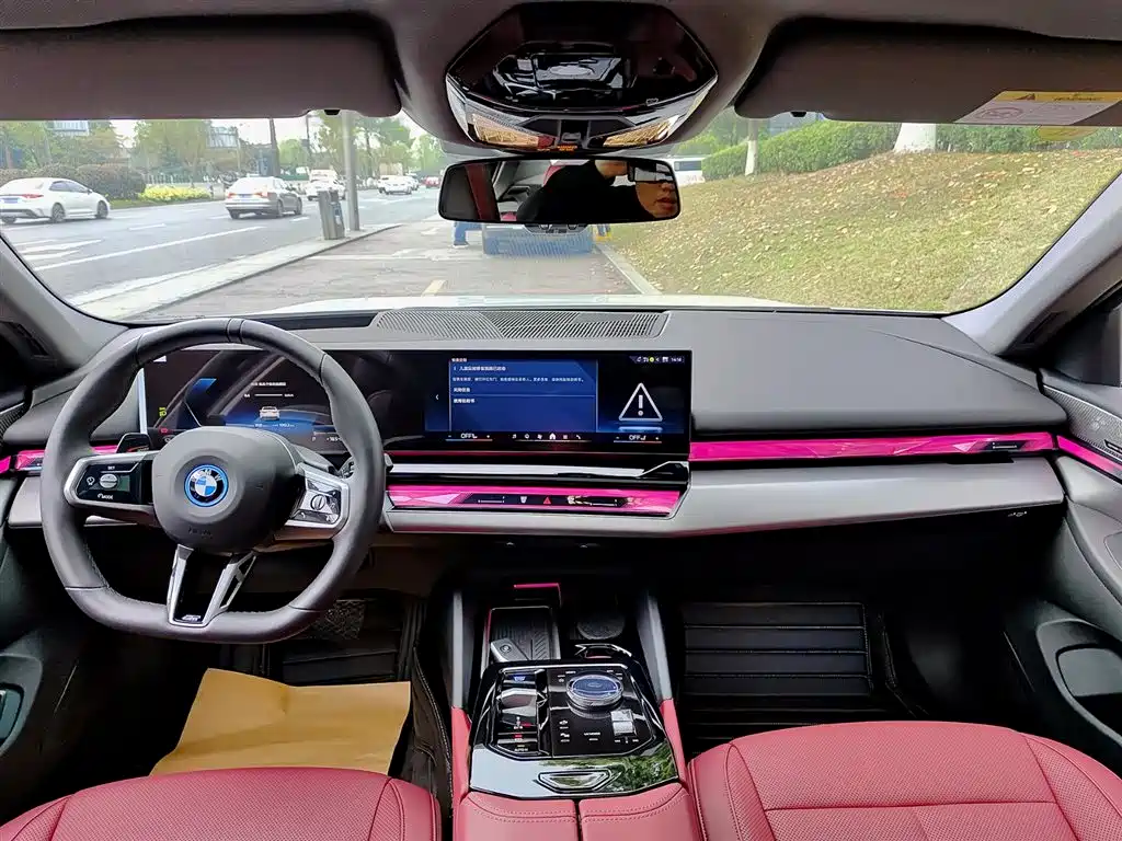 BMW i5 2025 — фото 10
