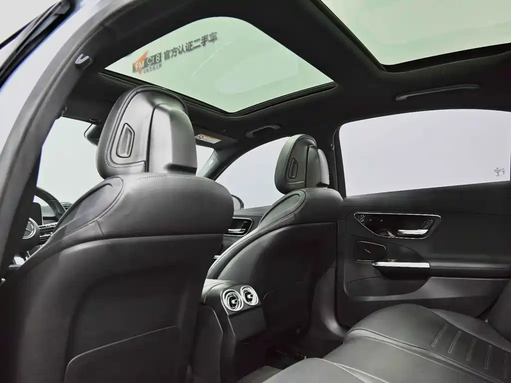 Mercedes-Benz C-Class 2024 — фото 22