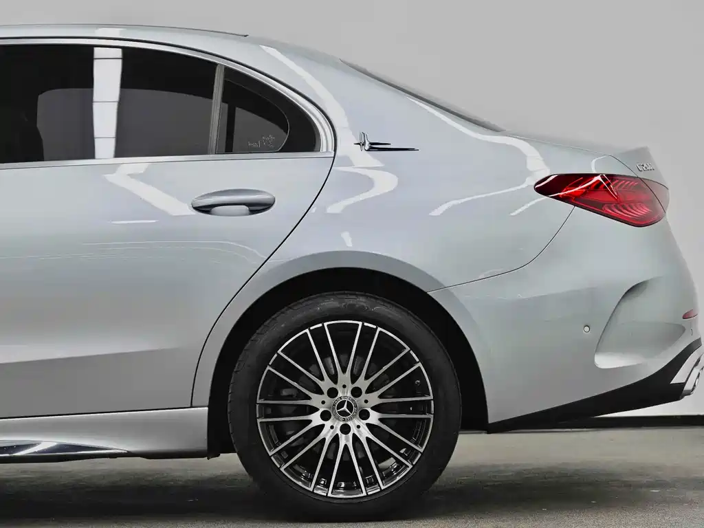 Mercedes-Benz C-Class 2024 — фото 12