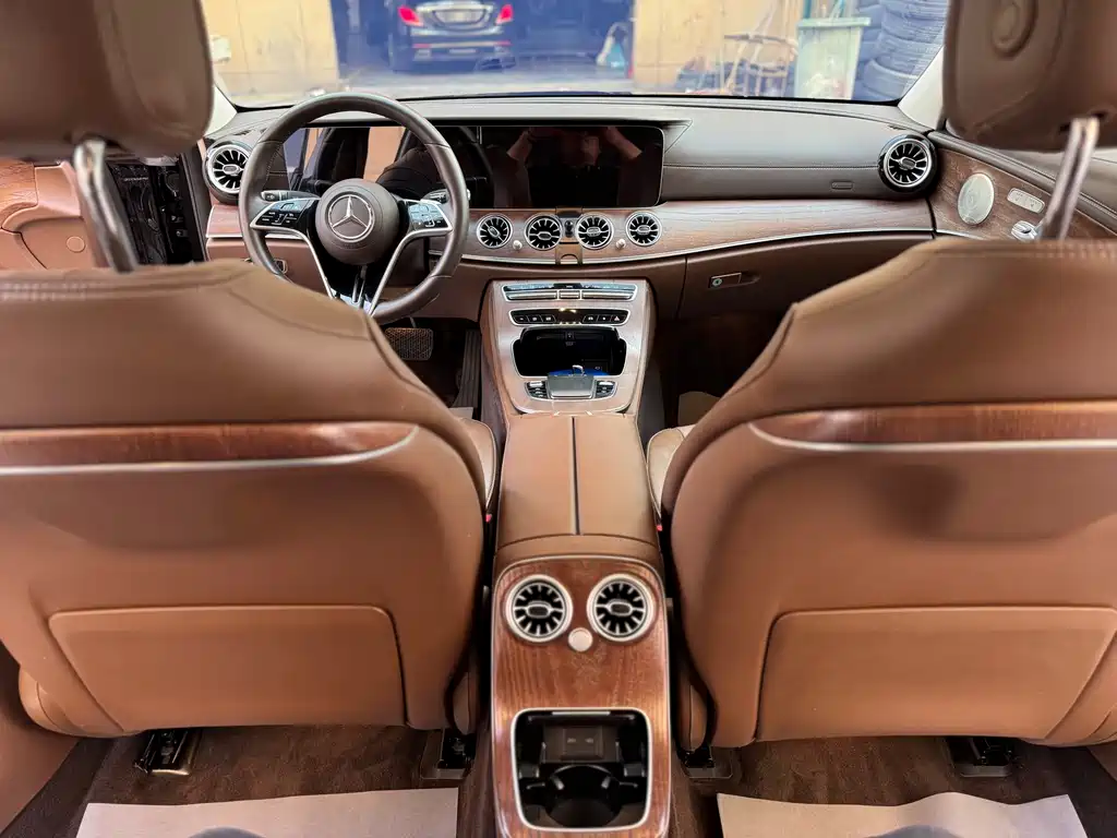 Mercedes-Benz E-Class 2023 — фото 6
