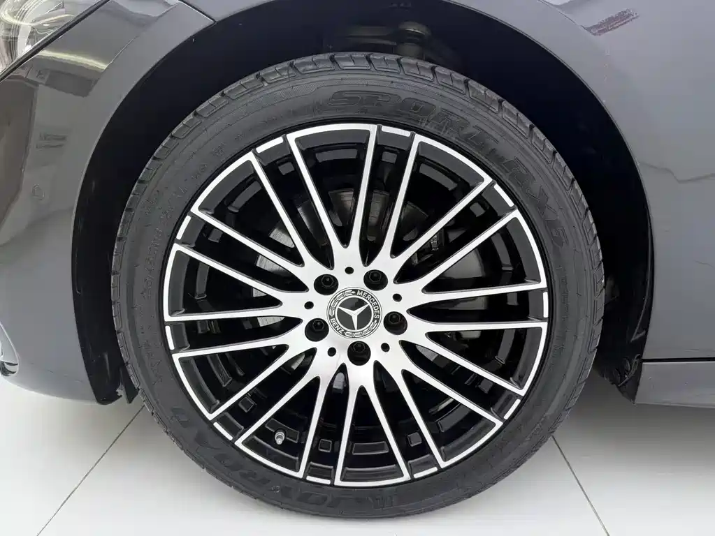 Mercedes-Benz C-Class 2023 — фото 13