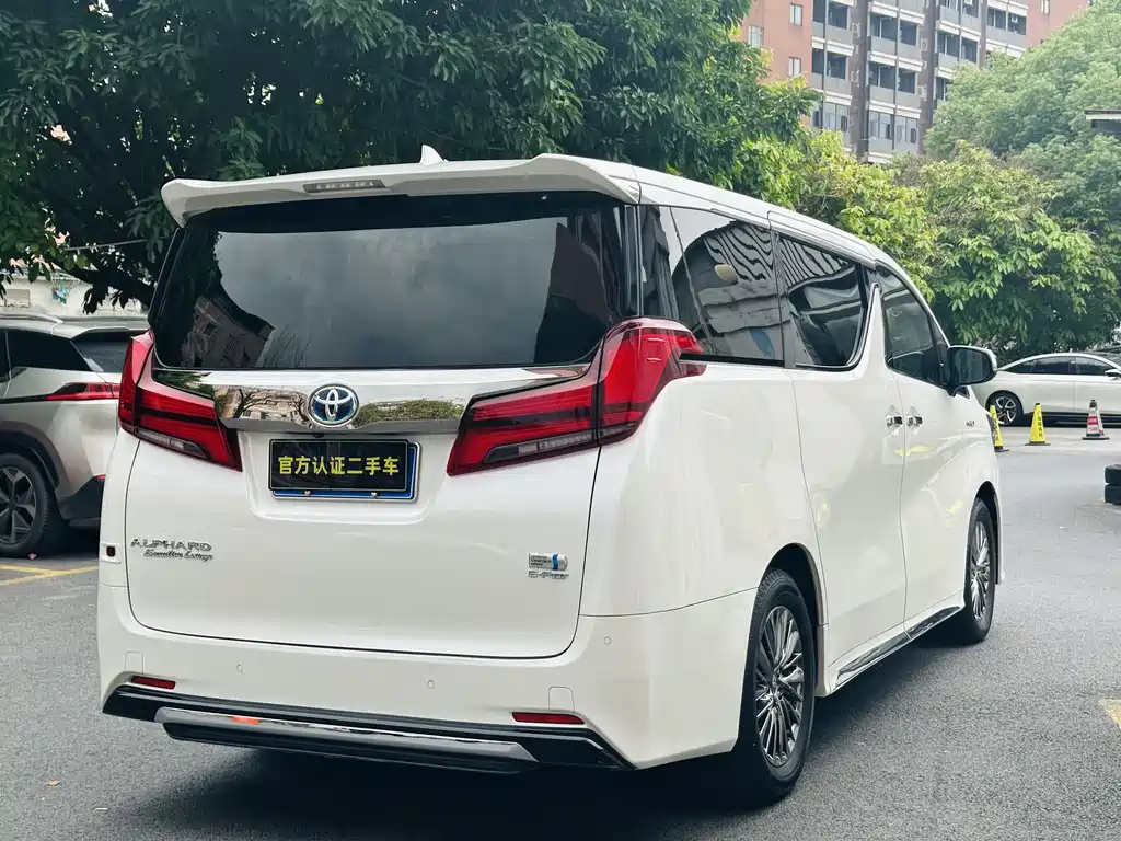 Toyota Alphard 2023 — фото 4