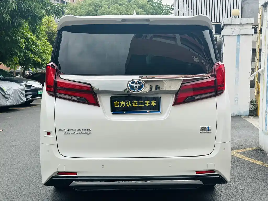 Toyota Alphard 2023 — фото 5