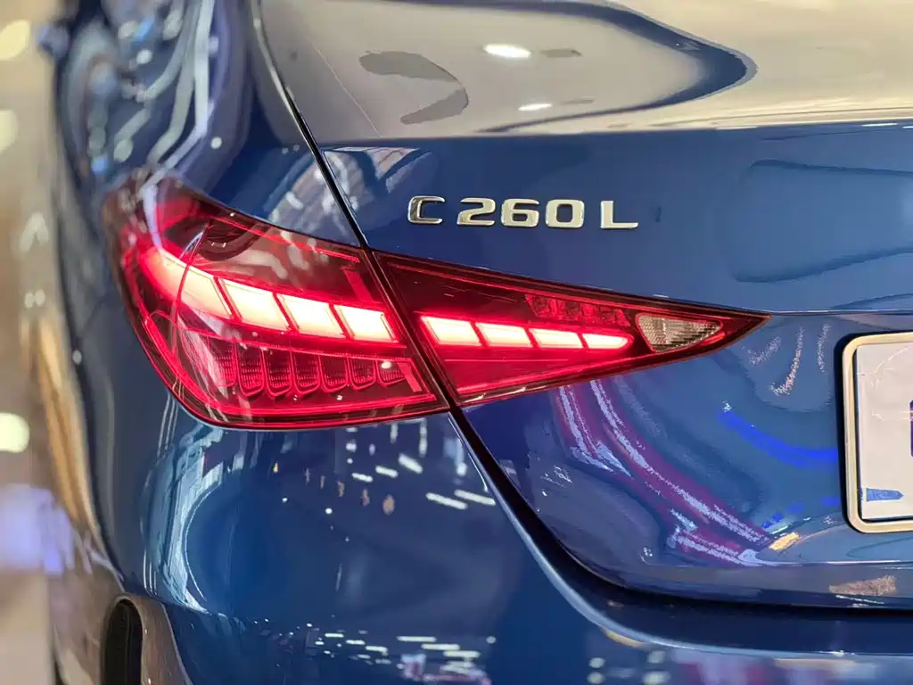 Mercedes-Benz C-Class 2023 — фото 12