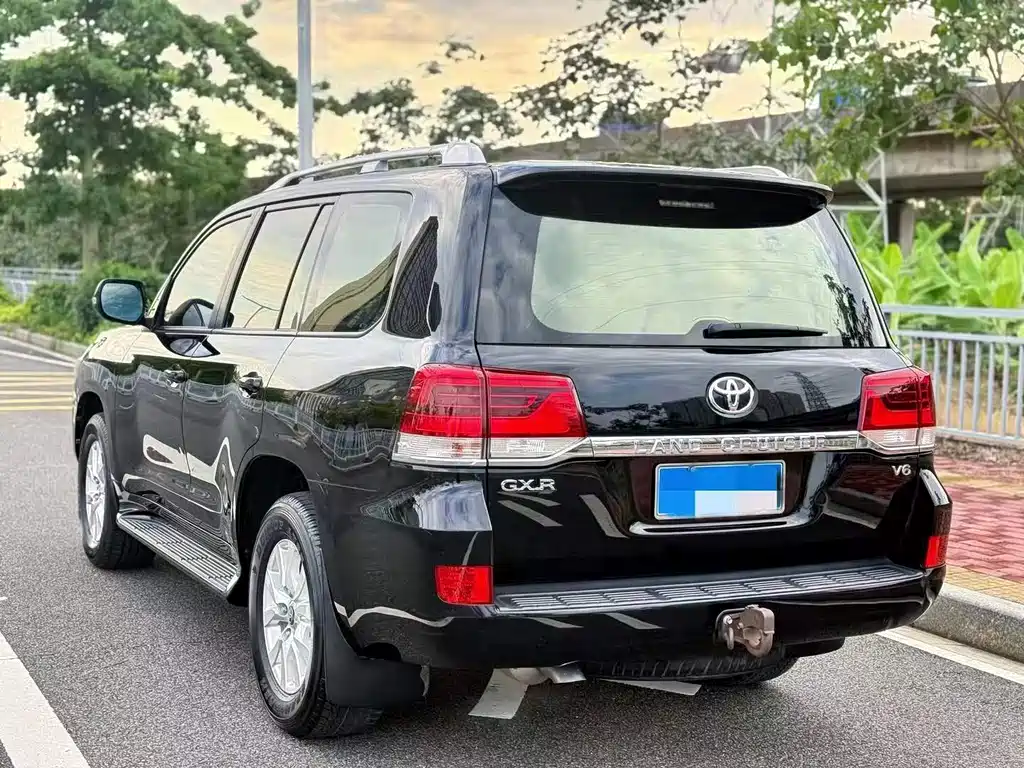 Toyota Land Cruiser 2019 — фото 3