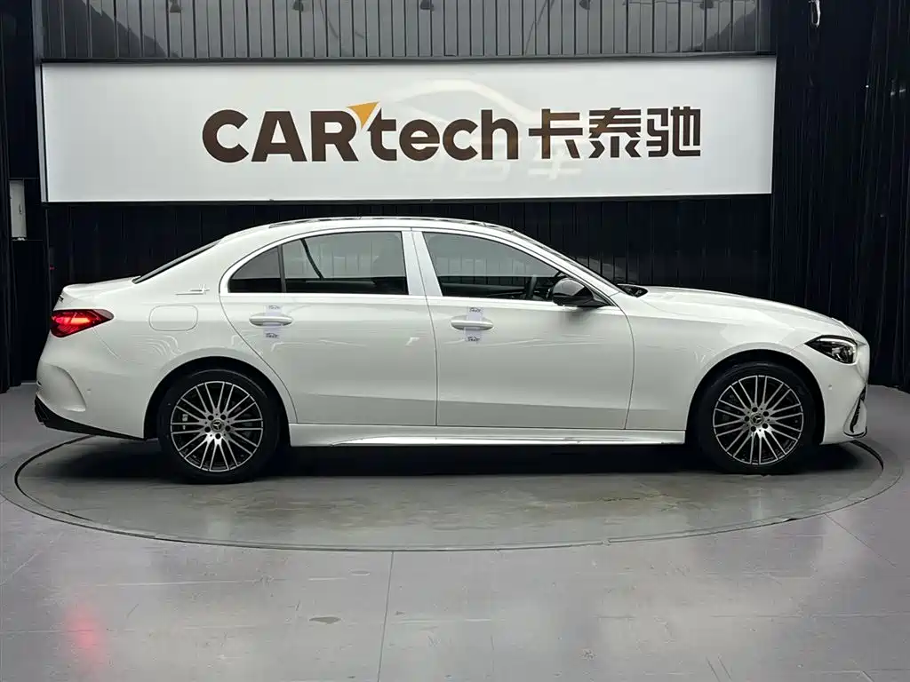Mercedes-Benz C-Class 2023 — фото 4