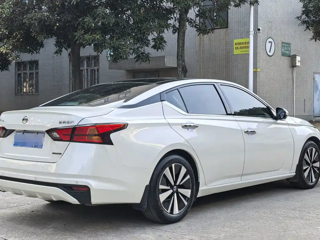 Nissan Teana 2022 — фото 11