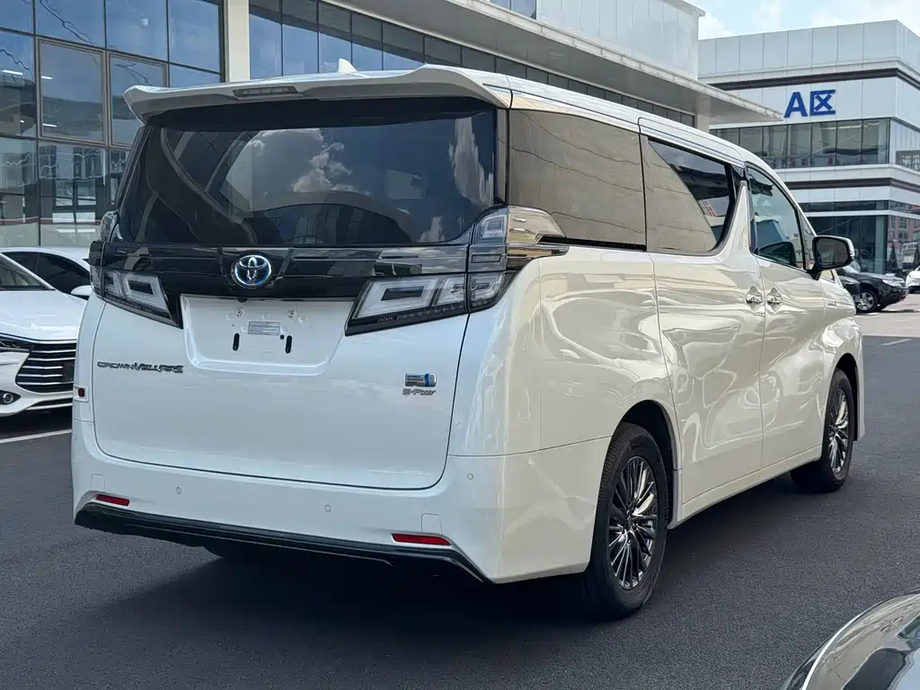Toyota Vellfire 2023 — фото 5