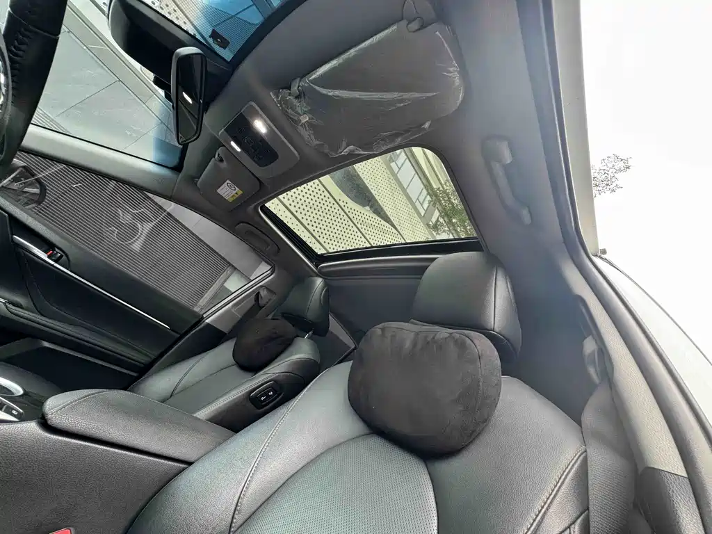 Toyota Camry 2023 — фото 11