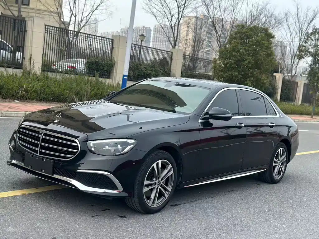 Mercedes-Benz E-Class 2022 — фото 3