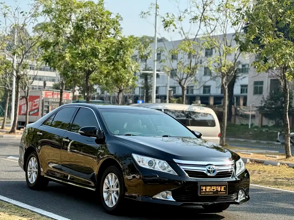 Toyota Camry 2014 — фото 3