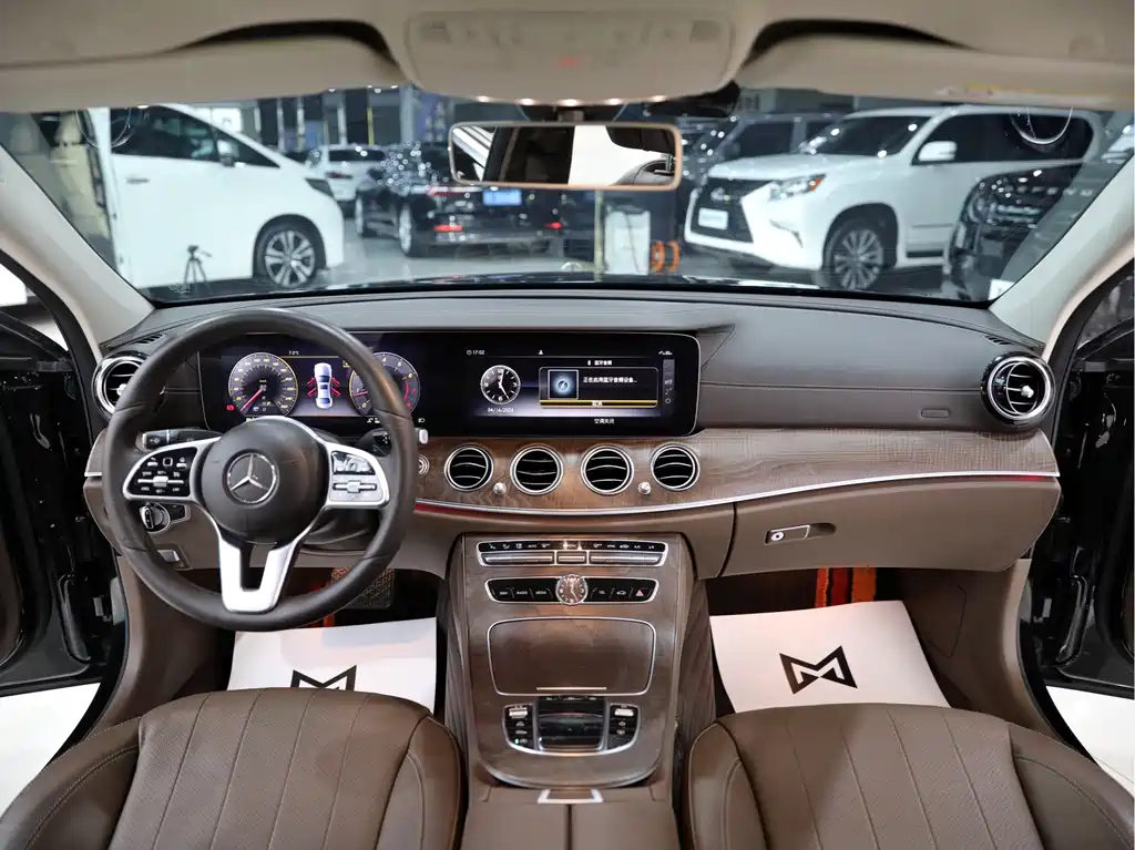 Mercedes-Benz E-Class 2019 — фото 12