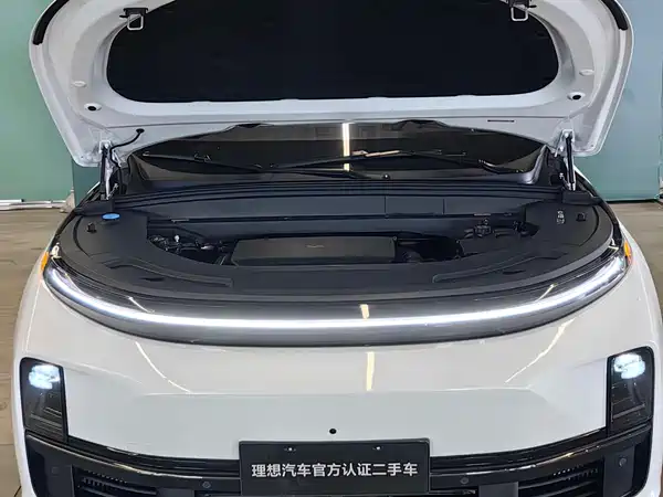 Li Auto L7 2025