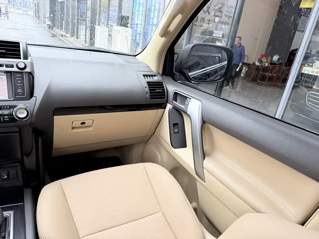 Toyota Prado 2018 — фото 12