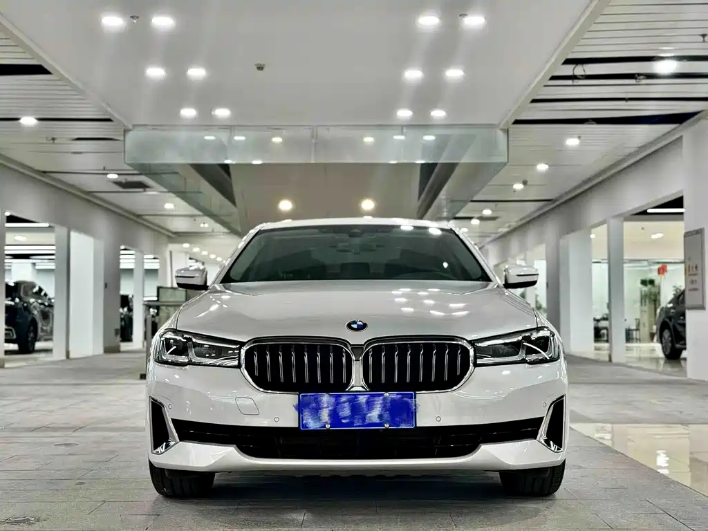 BMW 5 Series 2021 — фото 2