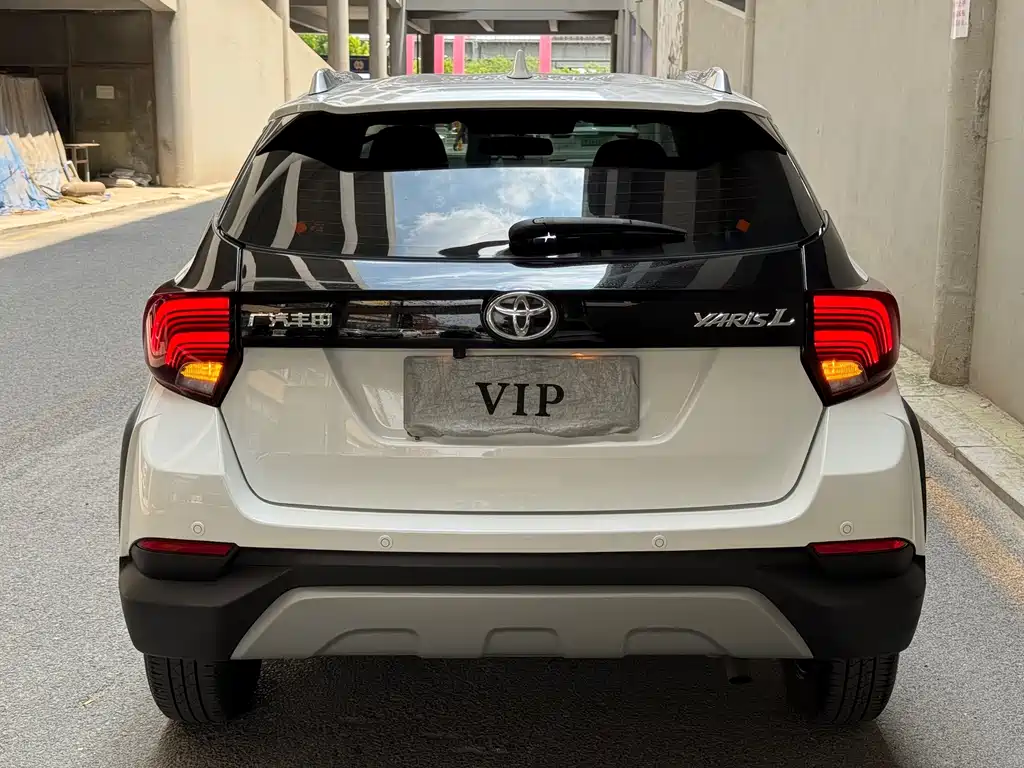 Toyota Yaris L 2023