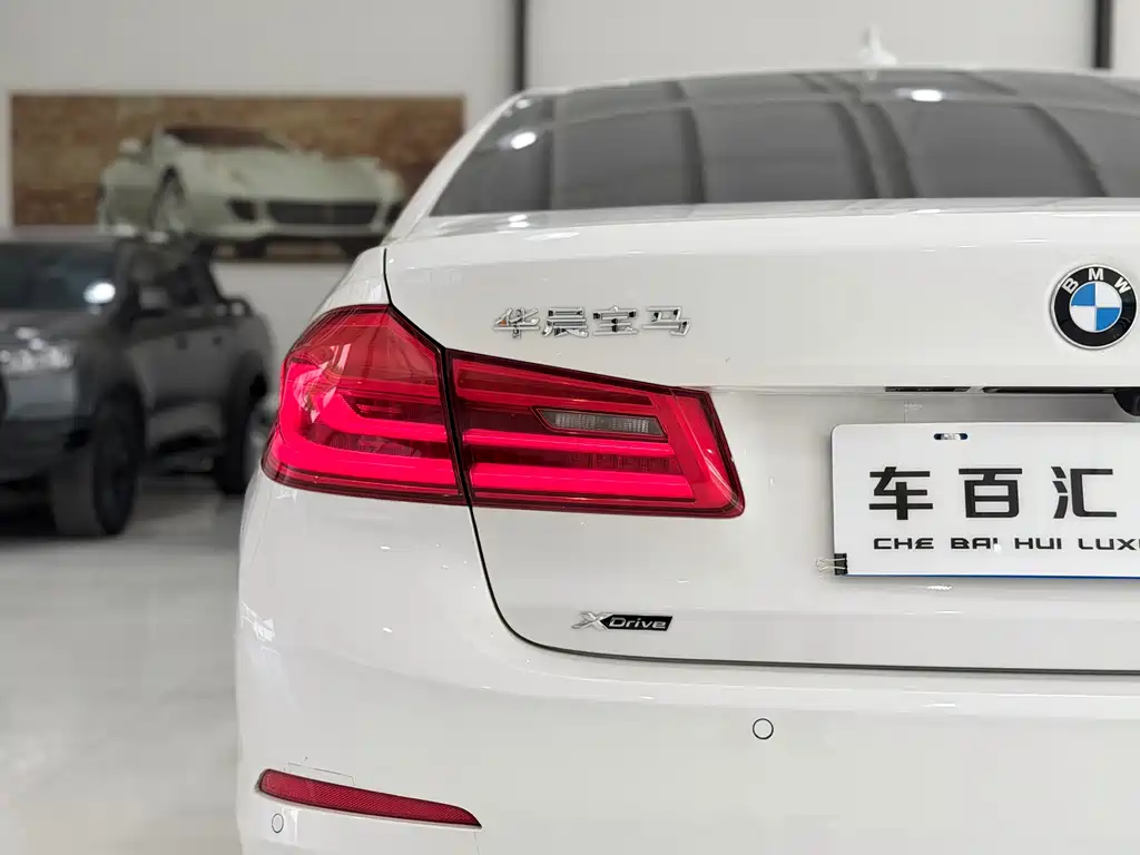 BMW 5 Series 2020 — фото 14