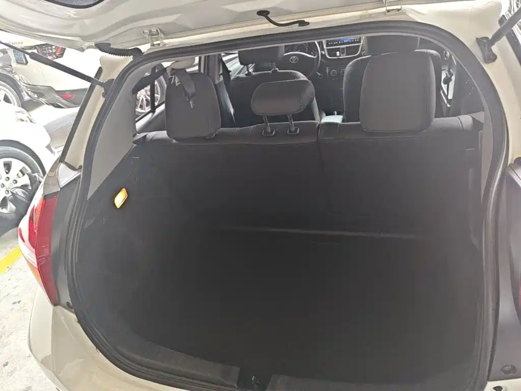Toyota Yaris L 2018 — фото 19