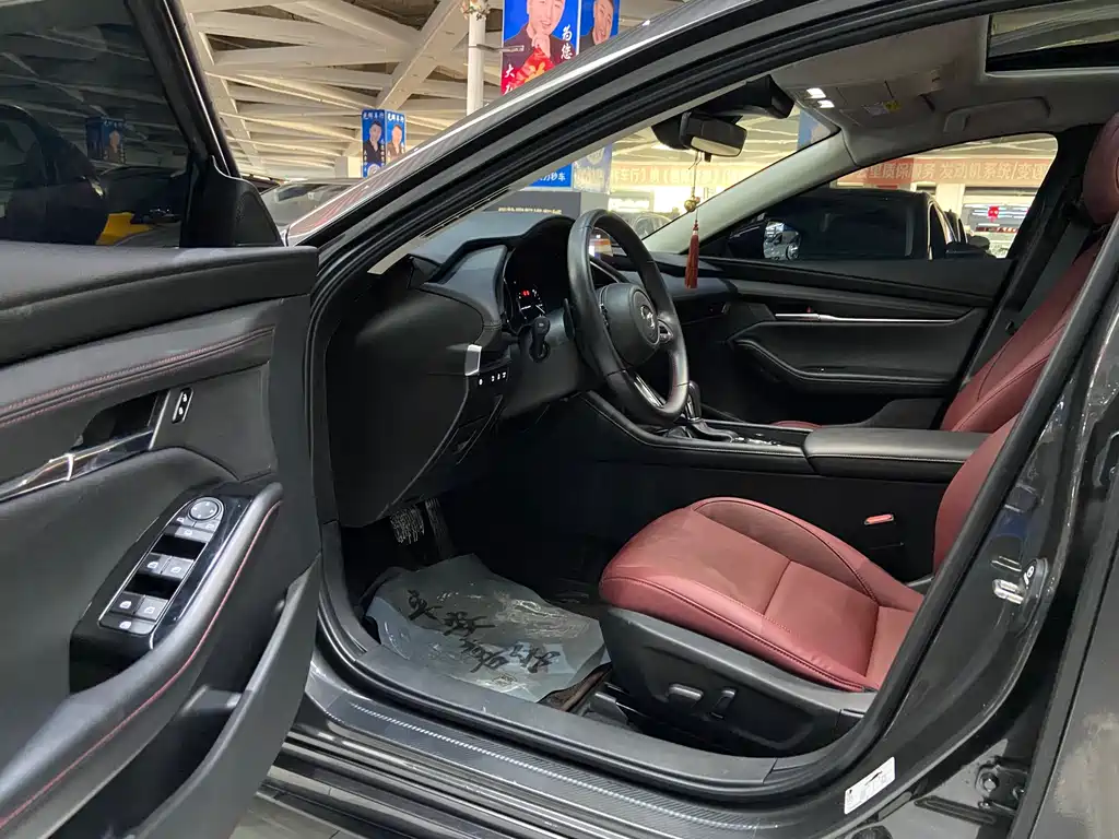 Mazda 3 Axela 2023