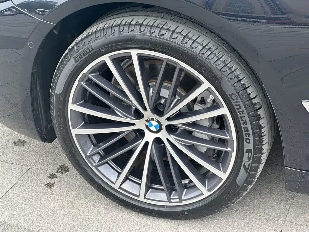 BMW 5 Series 2023 — фото 18