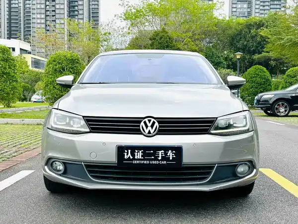 Volkswagen Sagitar 2014