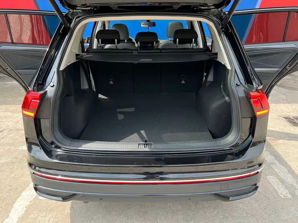 Volkswagen Tiguan L 2025 — фото 24
