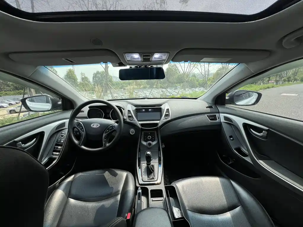 Hyundai Elantra Langdong 2017 — фото 5